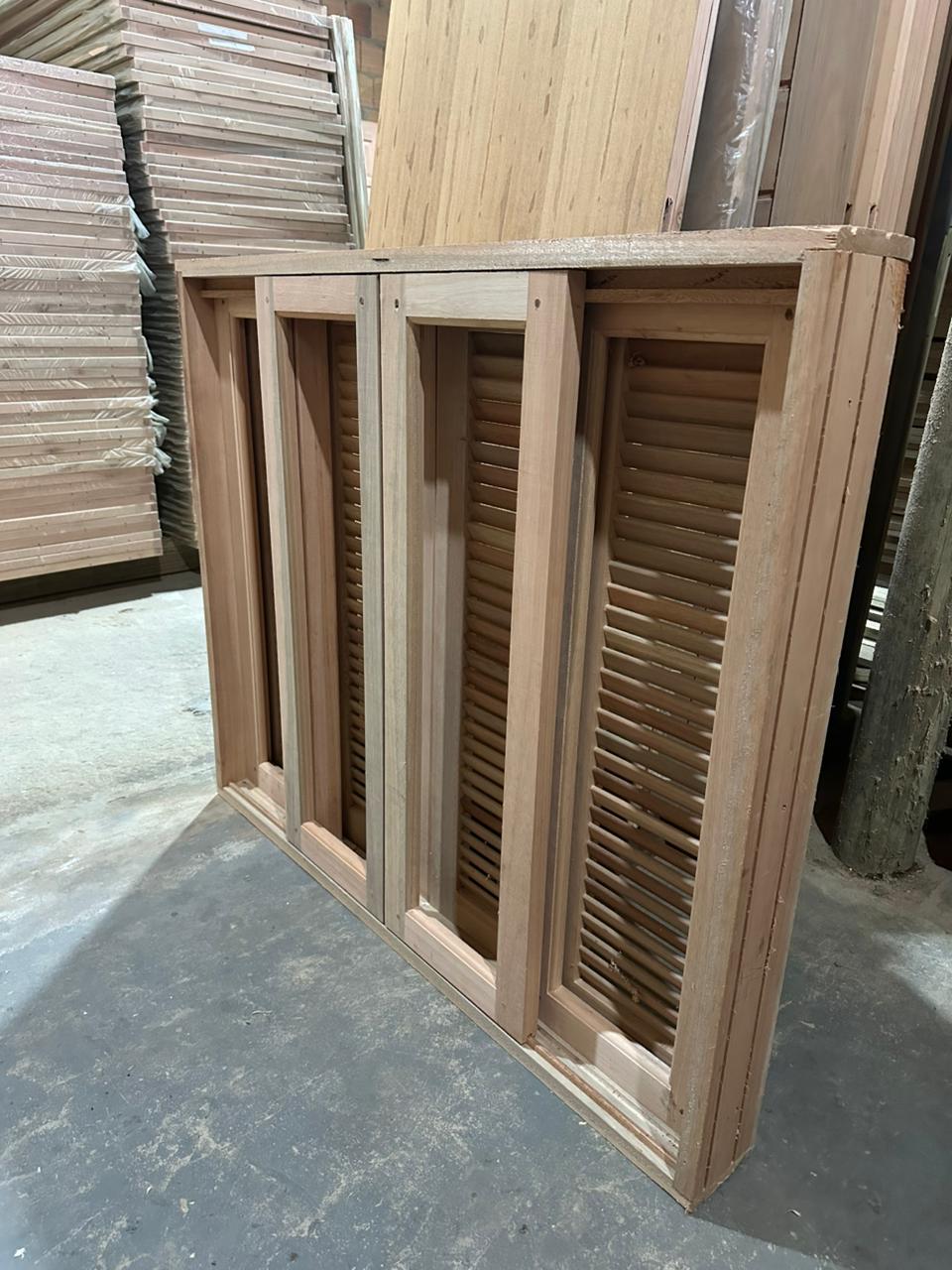 Janela Eucalipto (Sob-Medida)